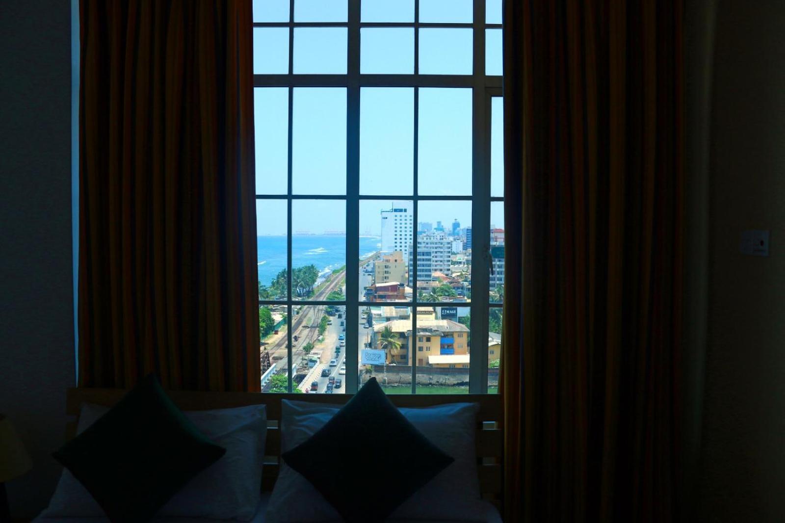 Global Towers Hotel & Apartments Colombo Exterior photo