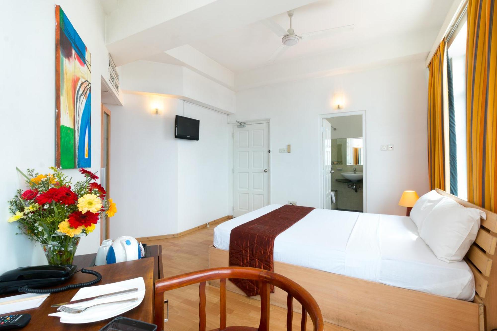 Global Towers Hotel & Apartments Colombo Exterior photo