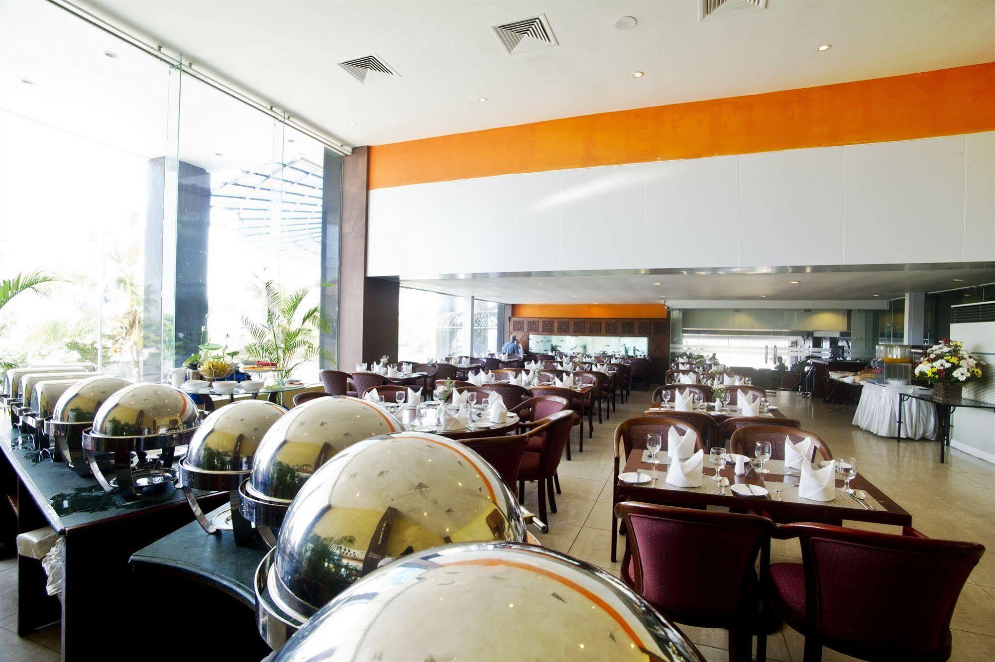 Global Towers Hotel & Apartments Colombo Exterior photo