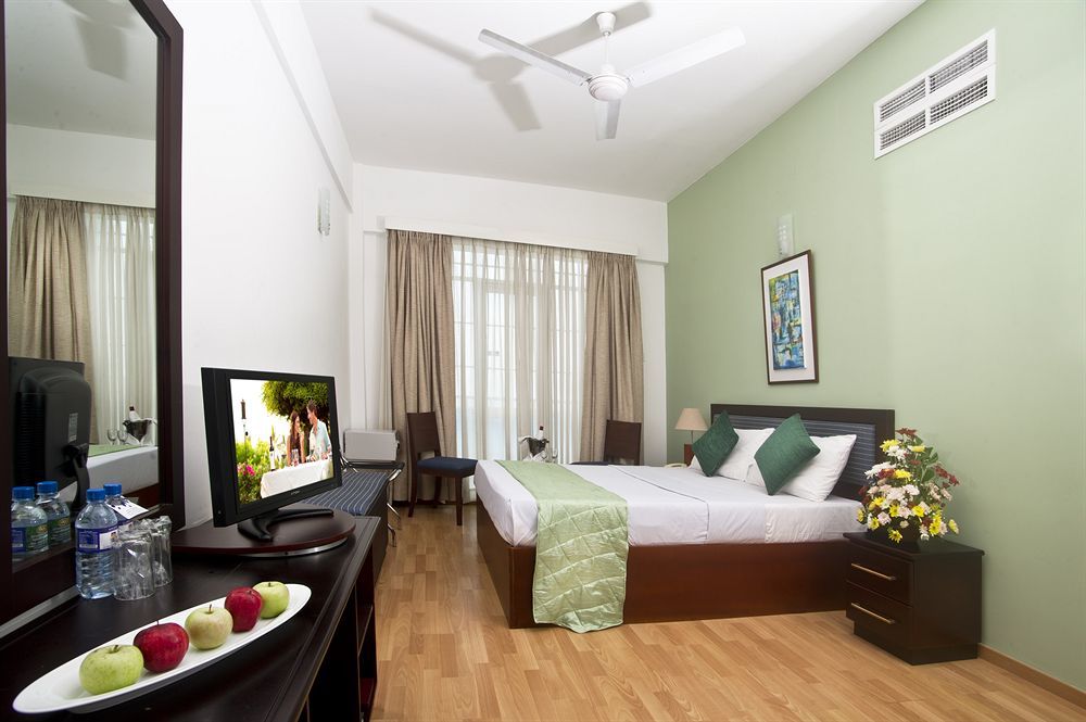 Global Towers Hotel & Apartments Colombo Exterior photo
