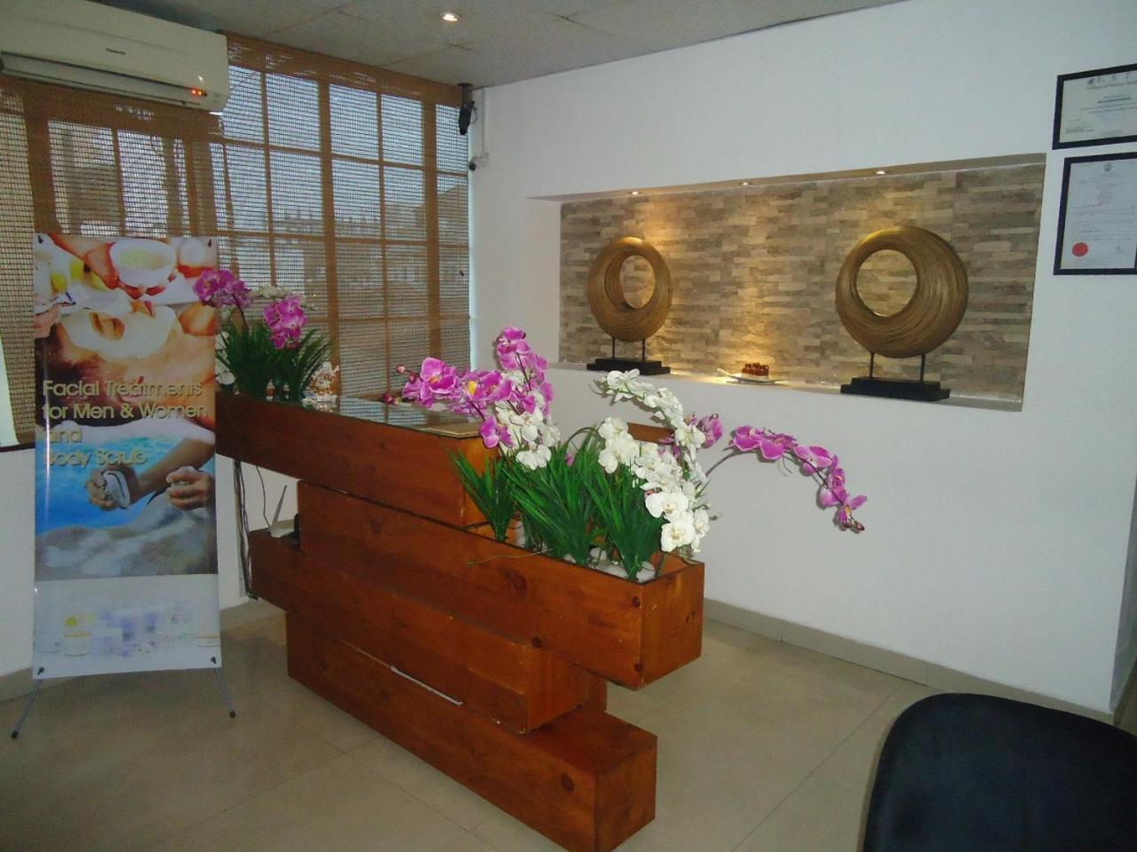 Global Towers Hotel & Apartments Colombo Exterior photo