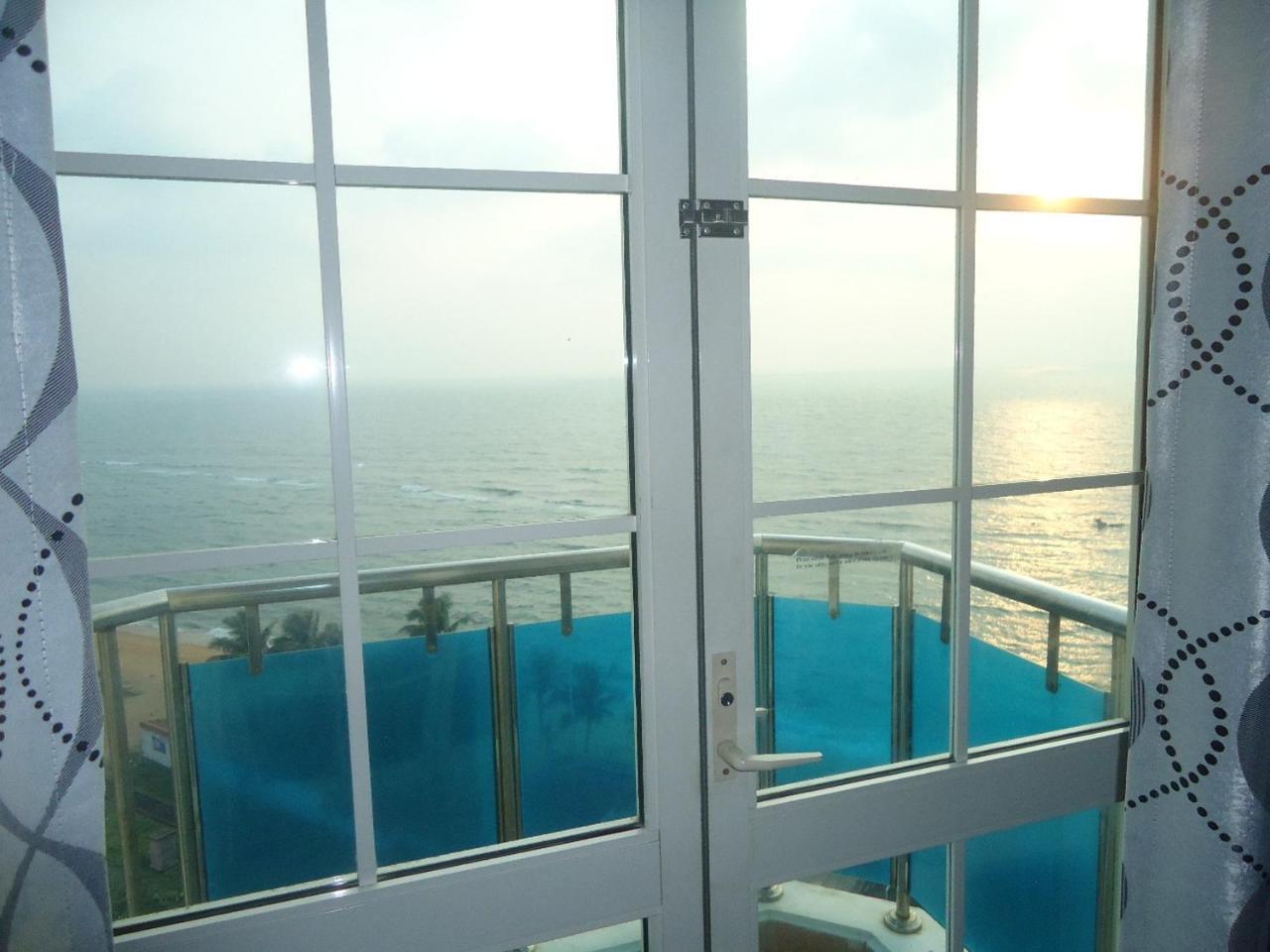 Global Towers Hotel & Apartments Colombo Exterior photo